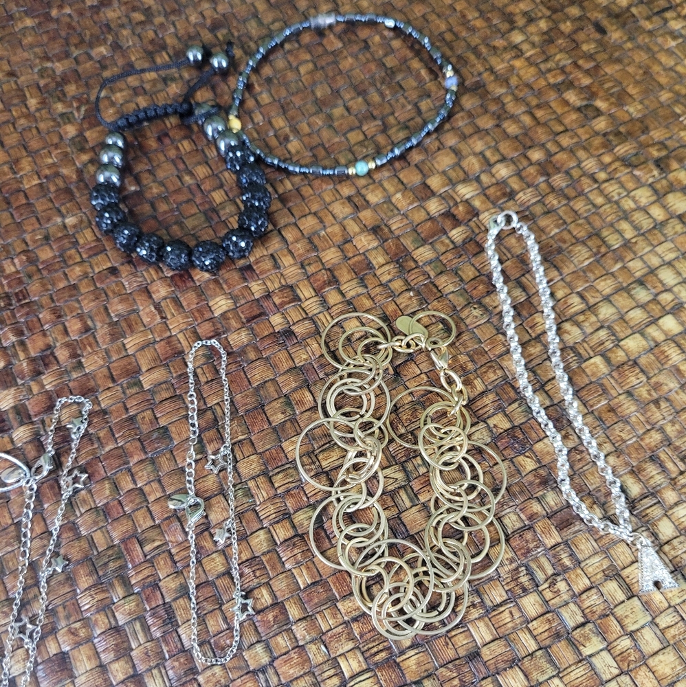 6 bracelets - Picture 5 of 5
